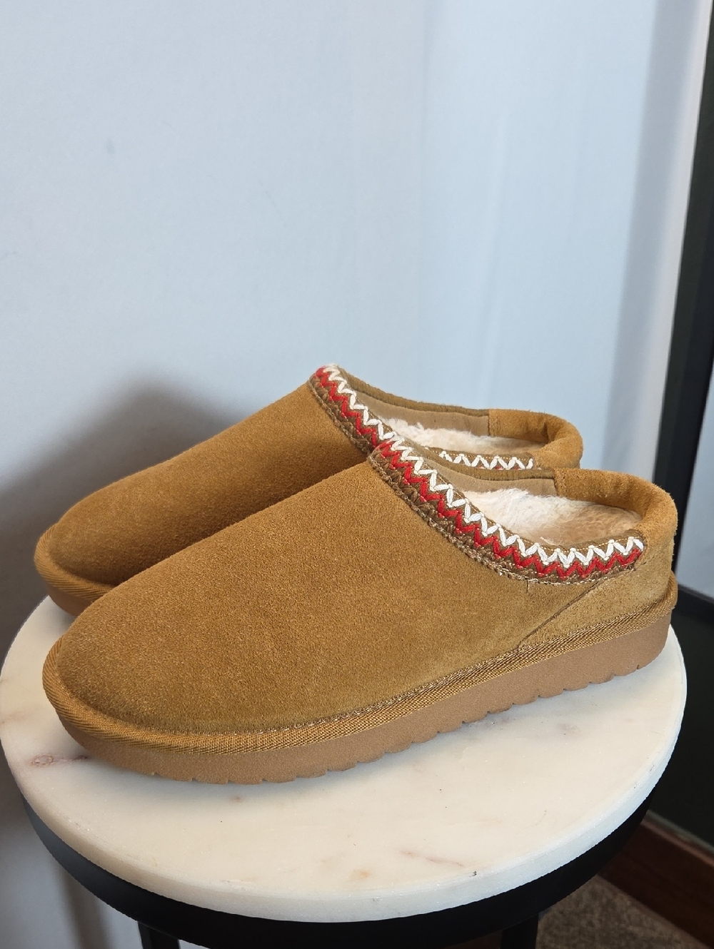 Cozy Women's Suede Mule Clogs in Caramel with Shearling Size 7.5